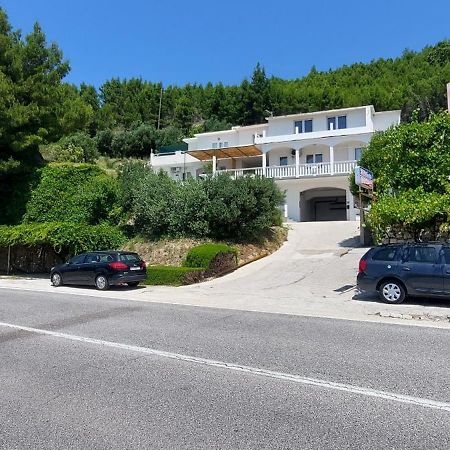 Apartments Dana オミシュ エクステリア 写真