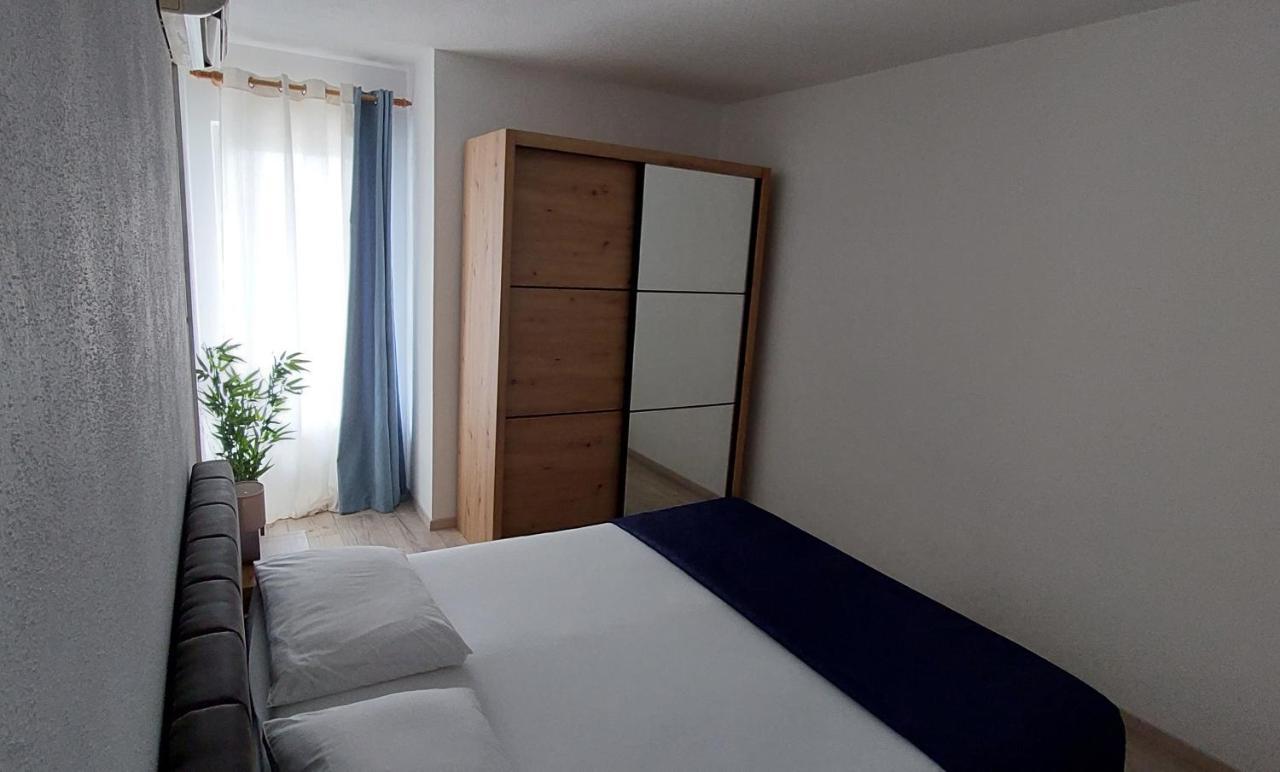 Apartments Dana オミシュ エクステリア 写真